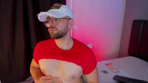Snapshot of maxiimo_wolf chatting on February 27, 2:35 am Maximo Wolf online show from February 27, 2:35 am