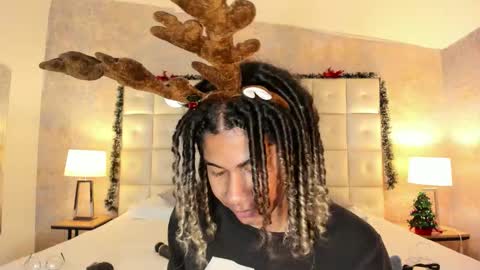 maxim online show from December 18, 3:35 am