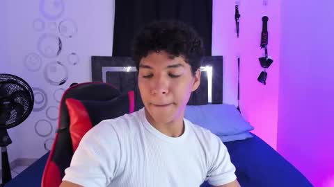 Maximiliano online show from November 19, 7:45 pm