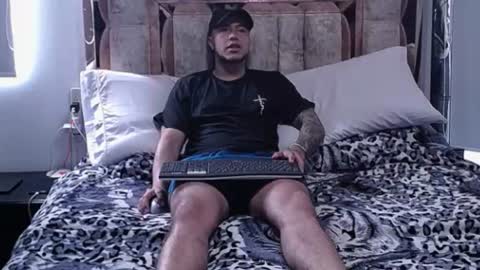 Maximilian online show from August 3, 1:28 pm