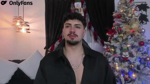 Snapshot of maximo_rodriguez chatting on December 24, 7:39 am Maximo online show from December 24, 7:39 am
