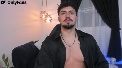 Snapshot of maximo_rodriguez chatting on January 28, 10:34 am Maximo online show from January 28, 10:34 am