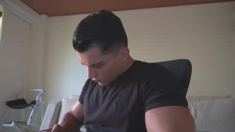 Snapshot of maximohoot chatting on September 19, 10:13 pm Sebastian online show from September 19, 10:13 pm
