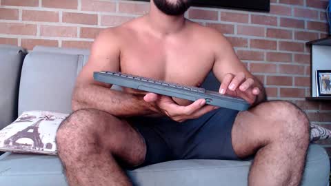 Snapshot of maximotorricelli chatting on February 4, 6:38 pm maximotorricelli online show from February 4, 6:38 pm