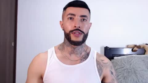 Independent Model online show from February 16, 10:10 pm