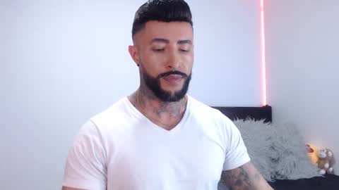 Independent Model online show from September 21, 3:10 am