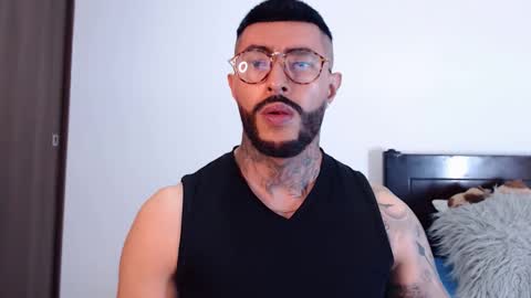 Independent Model online show from February 9, 4:14 am