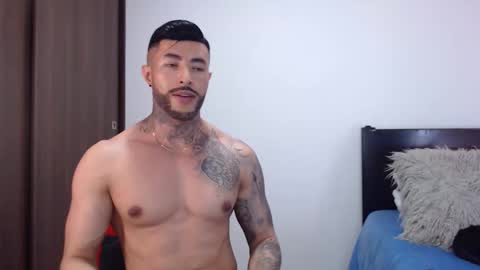 Independent Model online show from November 29, 5:26 am