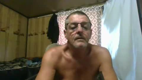 Snapshot of maximus_oreally chatting on February 26, 9:53 pm Max online show from February 26, 9:53 pm