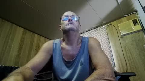 Snapshot of maximus_oreally chatting on February 4, 12:19 am Max online show from February 4, 12:19 am