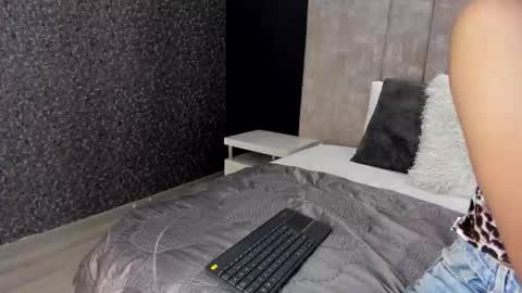 Maxi Rogers online show from February 2, 11:06 am