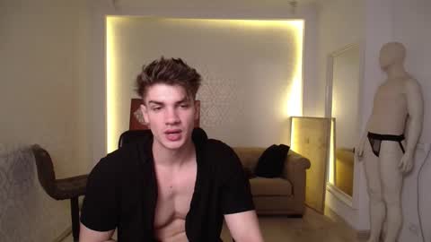 MaxKaiden online show from February 14, 6:23 am