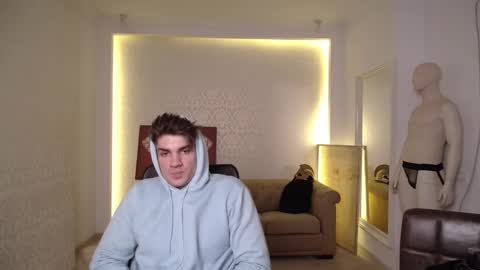 MaxKaiden online show from February 14, 9:24 am