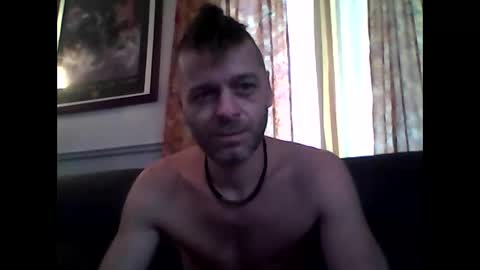 Snapshot of maxthewolf chatting on November 1, 6:51 pm MaxTheWolf online show from November 1, 6:51 pm