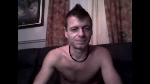 Snapshot of maxthewolf chatting on October 8, 10:16 pm MaxTheWolf online show from October 8, 10:16 pm