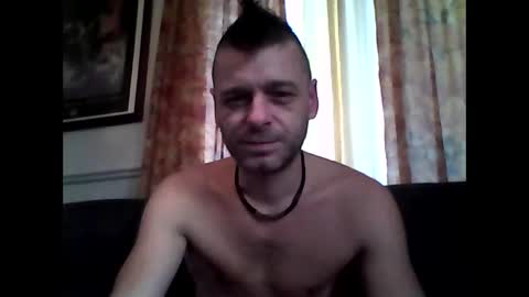 Snapshot of maxthewolf chatting on October 29, 8:42 pm MaxTheWolf online show from October 29, 8:42 pm