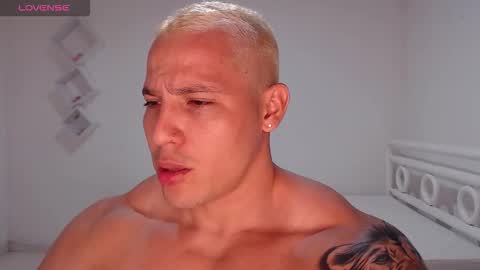 Max online show from October 26, 3:51 am