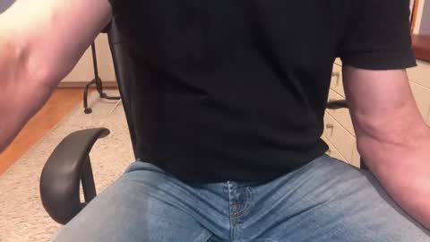 Max online show from October 22, 6:49 am