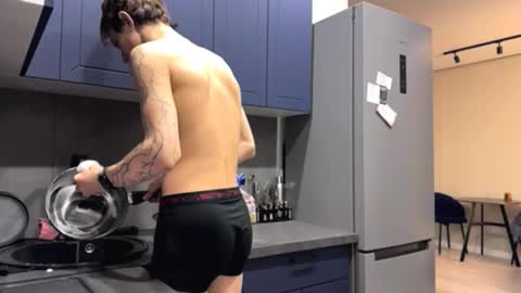 Max online show from September 27, 1:47 am