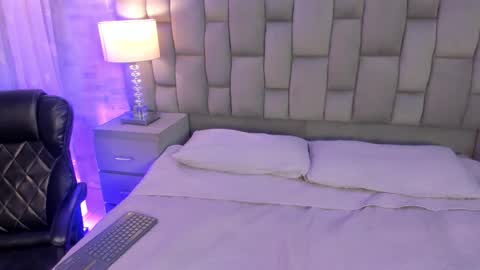 Maxine Minx online show from March 16, 5:44 am