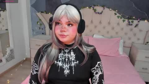 Maxine Minx online show from April 5, 12:29 am