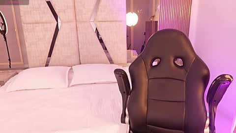 Maxine Minx online show from March 21, 2:17 am