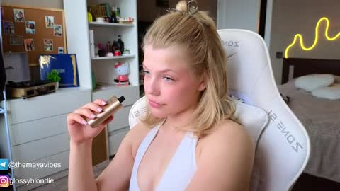 Maya online show from March 31, 8:48 am