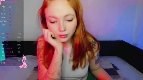 Snapshot of maya_light chatting on February 7, 1:58 am Maya online show from February 7, 1:58 am