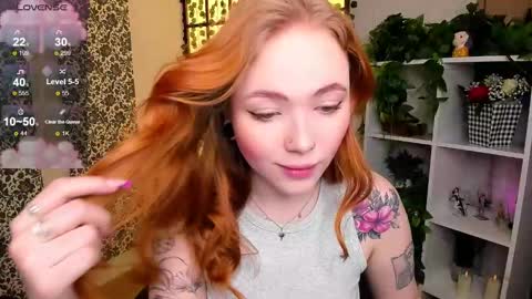 Snapshot of maya_light chatting on March 1, 1:43 am Maya online show from March 1, 1:43 am