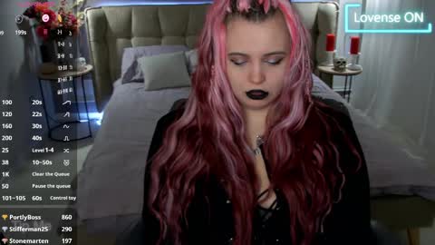 Snapshot of maya_mils chatting on February 26, 7:45 am Maya Mils online show from February 26, 7:45 am
