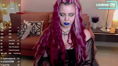 Snapshot of maya_mils chatting on February 25, 4:14 am Maya Mils online show from February 25, 4:14 am