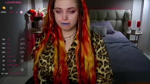 Snapshot of maya_mils chatting on January 29, 1:27 am Maya Mils online show from January 29, 1:27 am