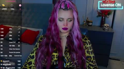 Snapshot of maya_mils chatting on February 24, 7:22 am Maya Mils online show from February 24, 7:22 am