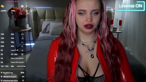 Snapshot of maya_mils chatting on March 8, 4:23 am Maya Mils online show from March 8, 4:23 am