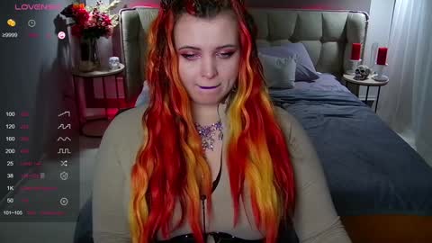 Snapshot of maya_mils chatting on February 4, 4:05 am Maya Mils online show from February 4, 4:05 am