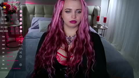 Snapshot of maya_mils chatting on February 11, 4:01 am Maya Mils online show from February 11, 4:01 am