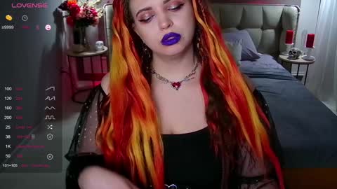 Snapshot of maya_mils chatting on February 3, 4:14 am Maya Mils online show from February 3, 4:14 am