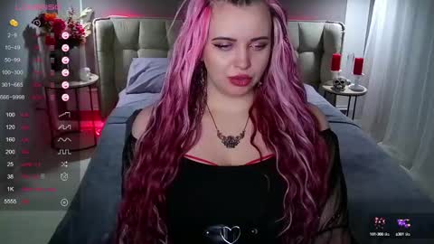 Snapshot of maya_mils chatting on February 12, 7:23 am Maya Mils online show from February 12, 7:23 am