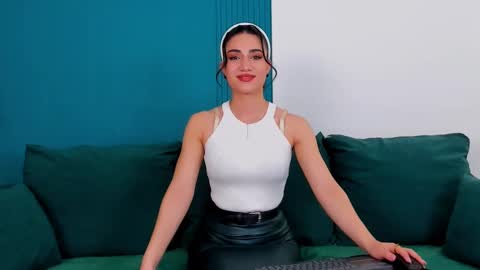 Maya online show from February 17, 8:38 pm