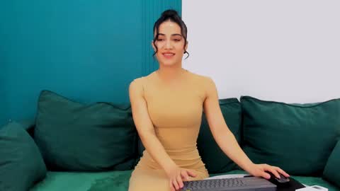 Maya online show from February 8, 5:29 pm
