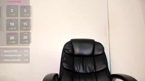 mayaamor online show from October 10, 7:25 am