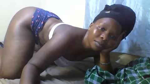 Snapshot of mayah_sexy chatting on December 15, 3:31 pm mayah_sexy online show from December 15, 3:31 pm