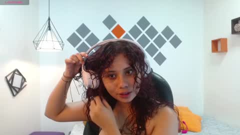 Maya online show from January 3, 2:30 pm