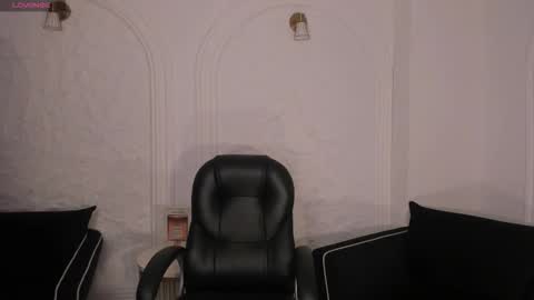 Maya online show from December 14, 3:13 am