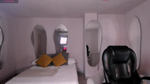 Maya online show from April 8, 4:04 am