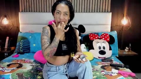 Snapshot of mayarusell01 chatting on February 13, 11:17 am Nicolle Ruselle Hello my lovely schedule for great fun from 630 am and end 800 pm Colombian time I wait for you online show from February 13, 11:17 am