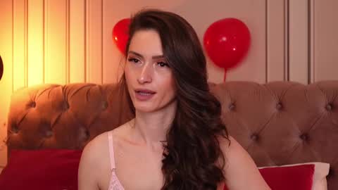 Snapshot of mayavixxen chatting on February 14, 6:34 am MayaVixxen online show from February 14, 6:34 am