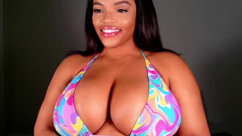 MayBabi online show from February 19, 8:31 pm