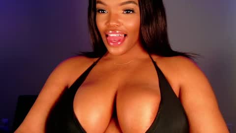 MayBabi online show from March 12, 4:56 pm