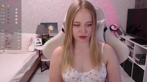 Snapshot of maybebabyx chatting on December 11, 4:28 am maybebabyx online show from December 11, 4:28 am